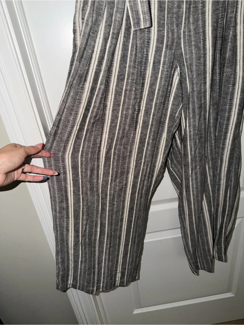 Banana Republic Paperbag Waist Wide Leg Linen Blend Pants Size 10 Gray Stripe